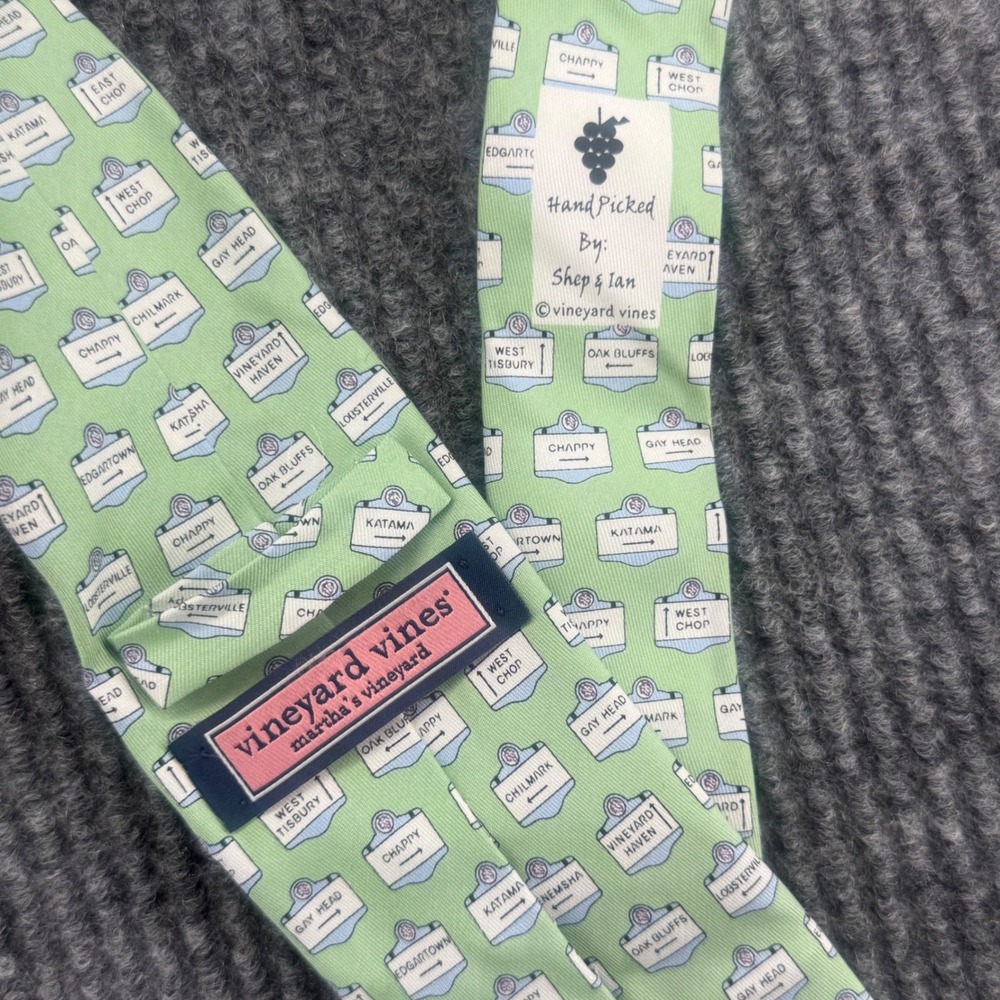Vineyard Vines Tie Mens OS Green New Marthas Vineyard Road Signs Silk Wasabi